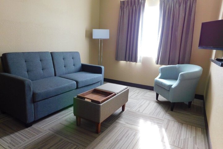Room 13 of 36
