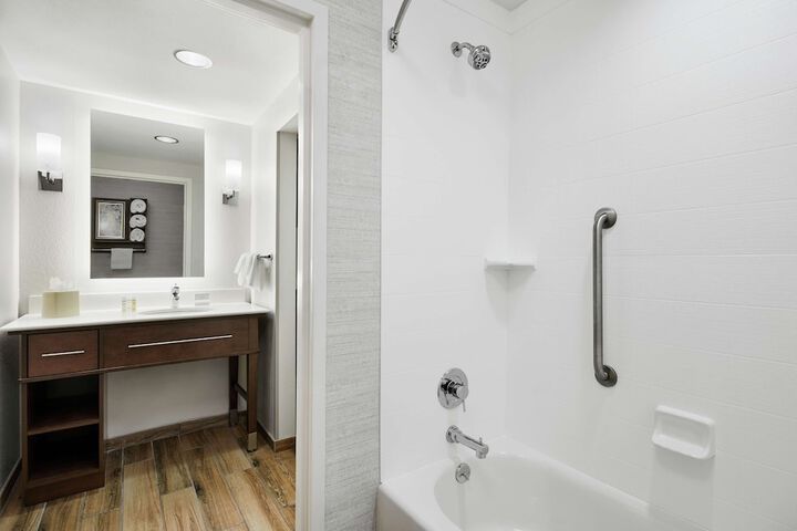 Room 18 of 27