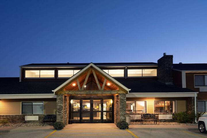 Hotel 4 of 81