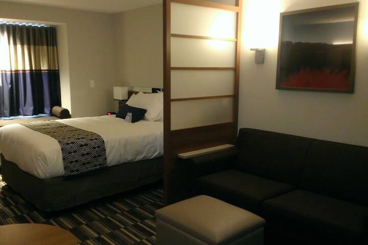 Room 20 of 33