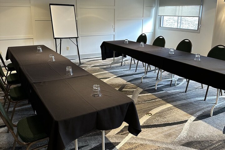 Prestige Vernon Lodge and Conference Centre