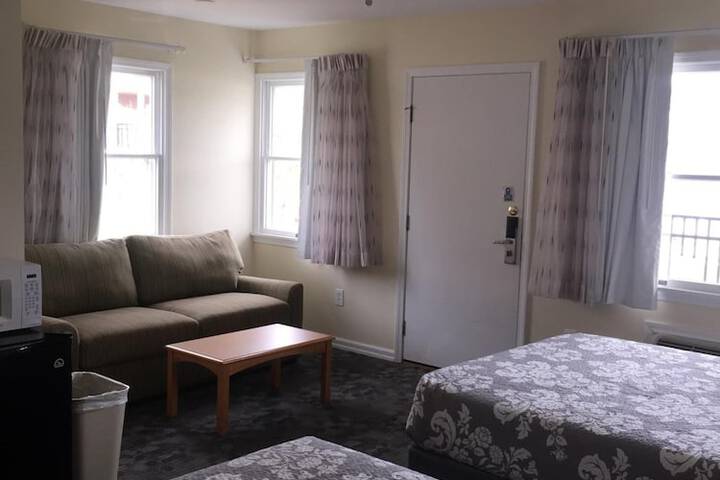 Room 27 of 51