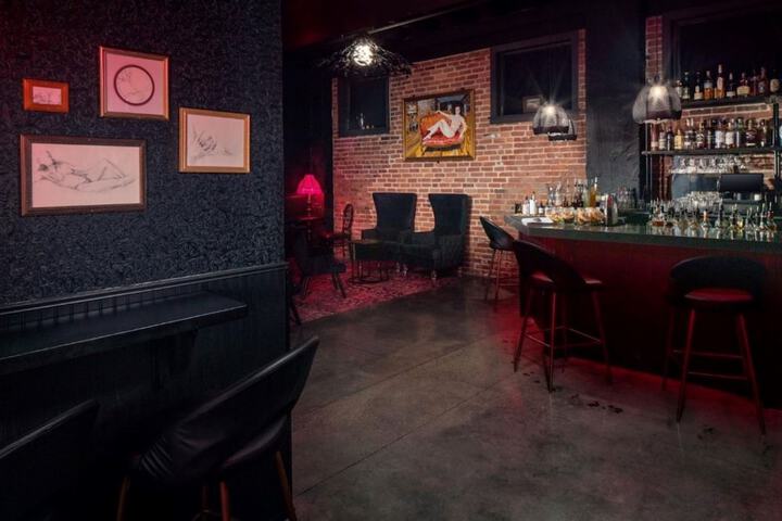 Lounge 64 of 67