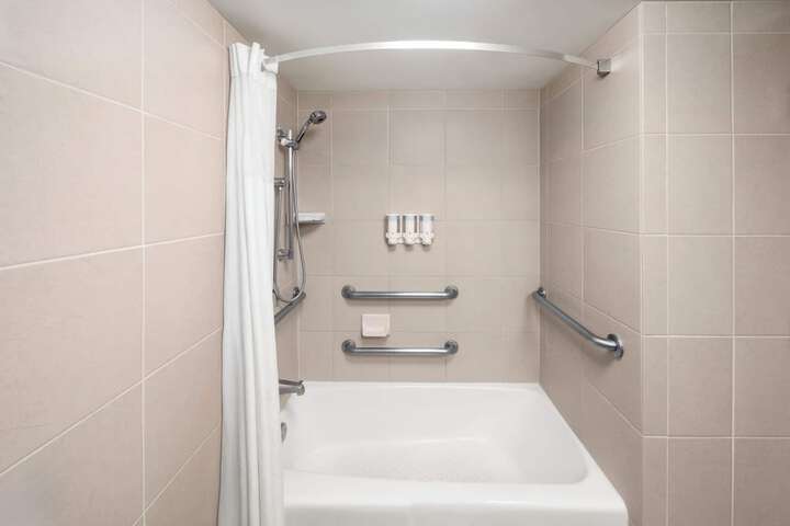 Heritage Inn & Suites San Antonio Airport Trademark Wyndham