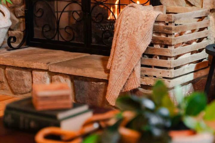 Sleeps 16! Luxury Cabin With Game Room & Hot Tub