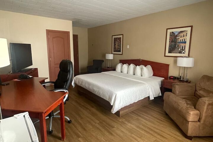 Room 13 of 38