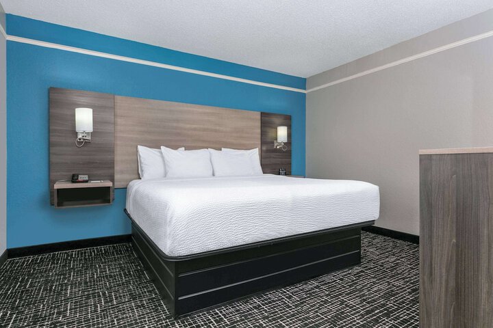La Quinta Inn & Suites by Wyndham Weatherford