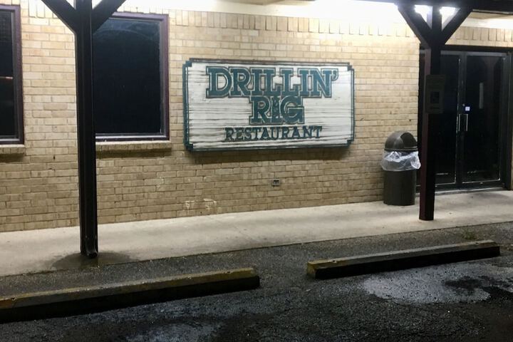 Dining 43 of 48