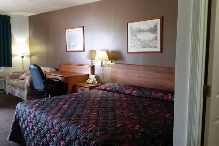 Room 6 of 11