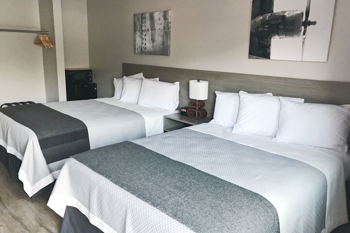 Room 32 of 33