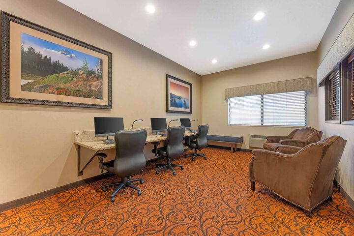 Best Western Plus Mill Creek Inn