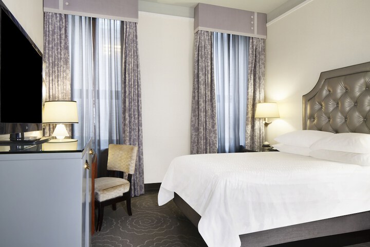 Room 26 of 71