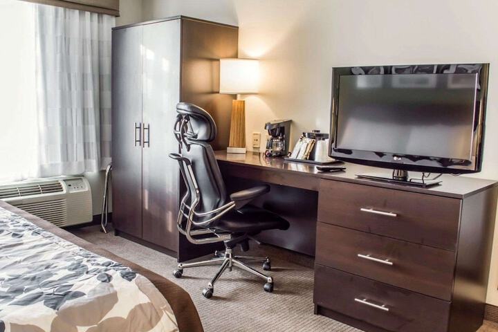 Room 9 of 25