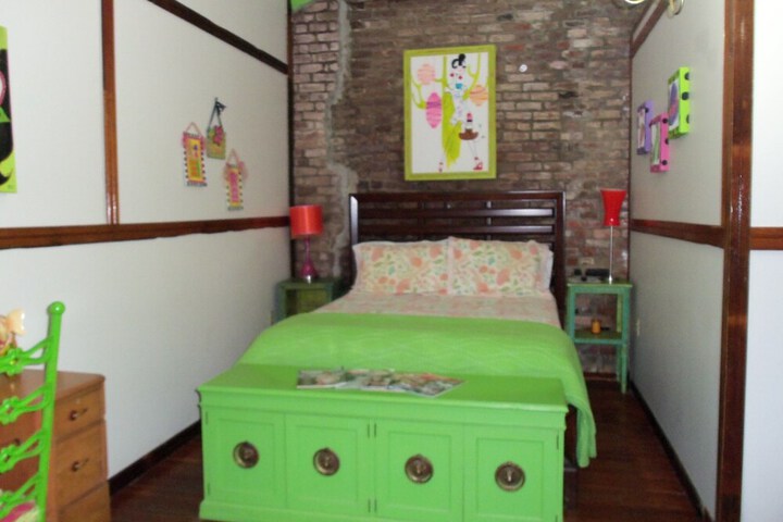 Room 13 of 80