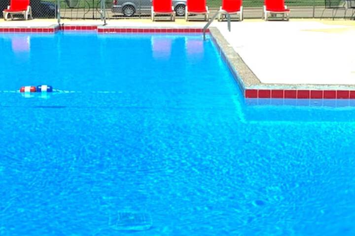 Pool 4 of 34