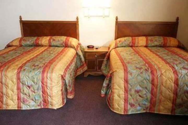 Room 25 of 34