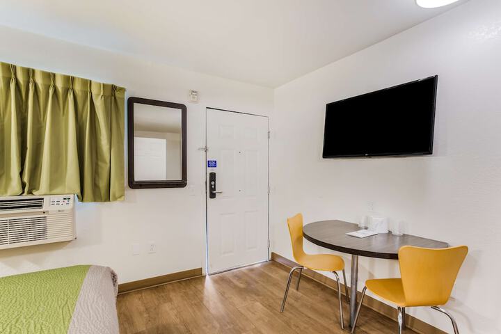 Room 34 of 37