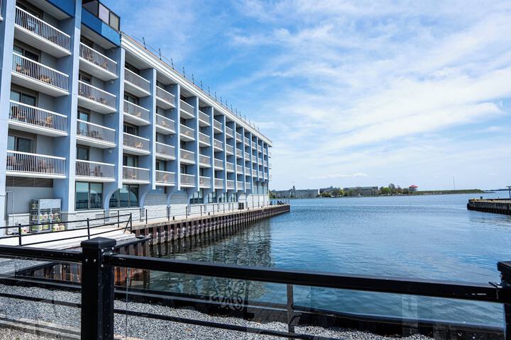 Holiday Inn Kingston Waterfront by IHG