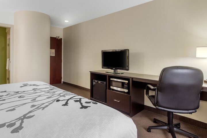 Room 20 of 38
