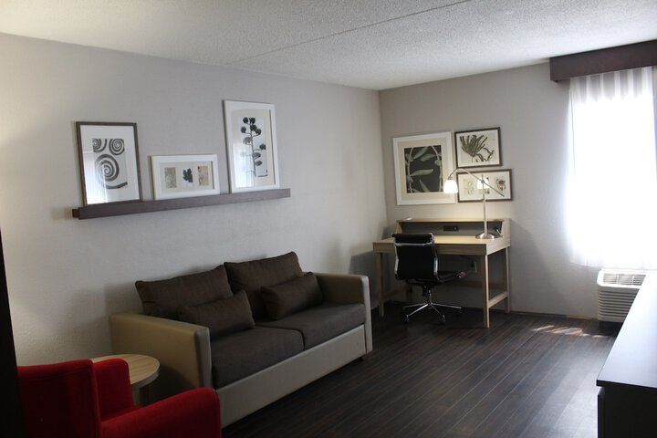 Room 27 of 36