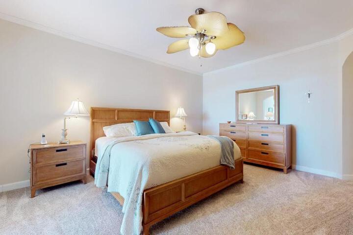 Bayside Resort --- 31738 Lakeview Dr #202A