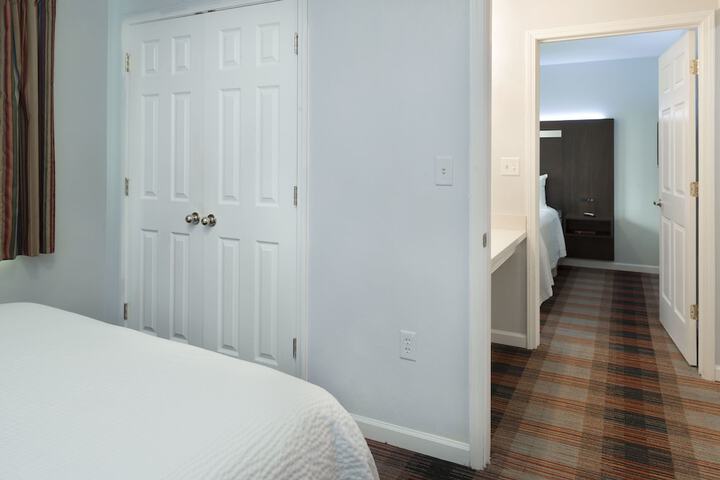 Room 35 of 38