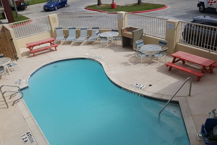 Pool 20 of 59