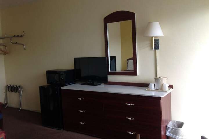 Room 10 of 26