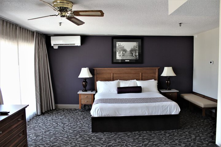 Room 13 of 36