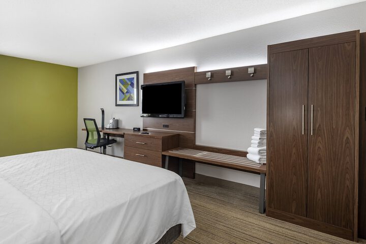 Room 34 of 62