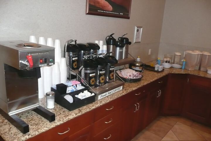 Breakfast/Coffee Service 27 of 33