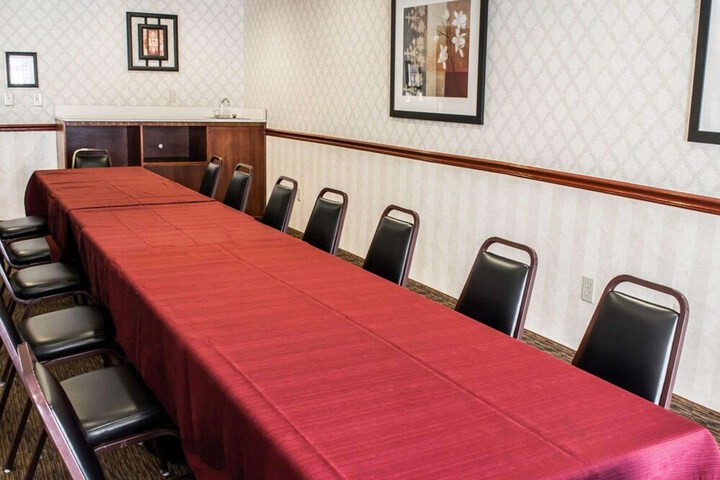 Sleep Inn & Suites Virginia Horse Center