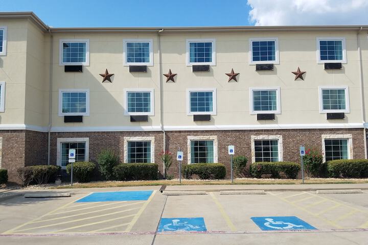 Hotel 3 of 90