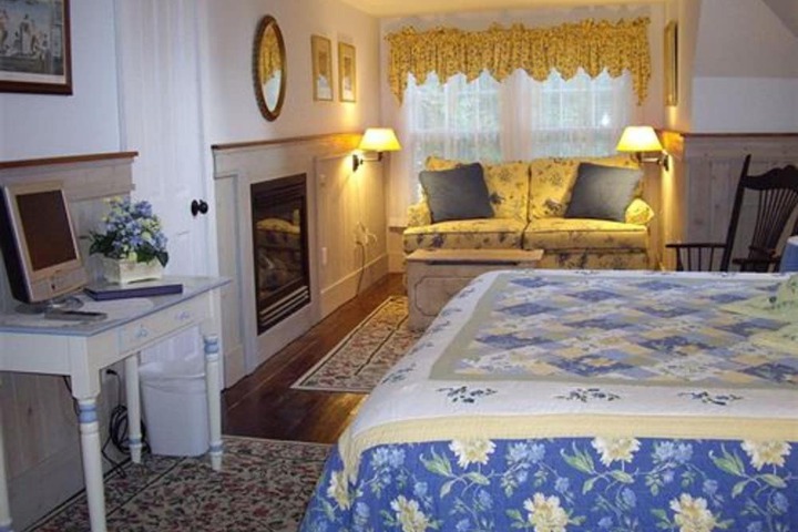 Room 27 of 46