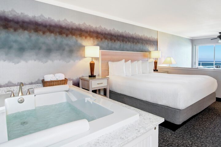 Hallmark Resort - Newport
