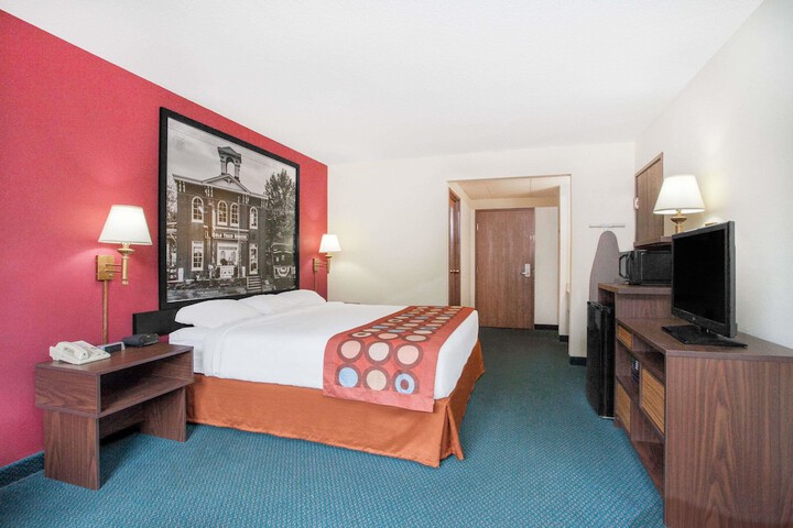 Room 18 of 24
