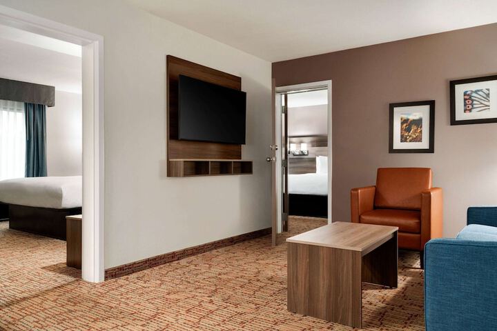 Room 28 of 39