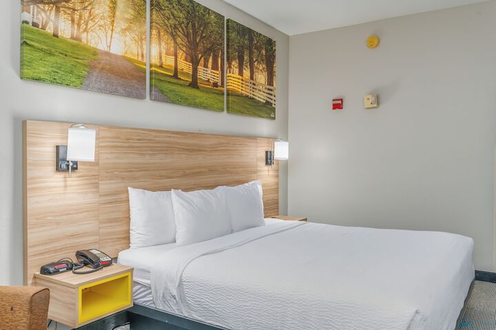 Days Inn & Suites by Wyndham Prattville-Montgomery