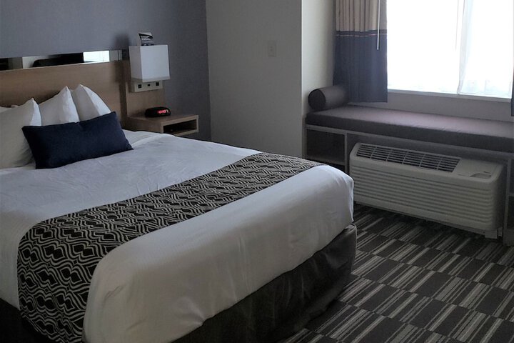 Room 48 of 69