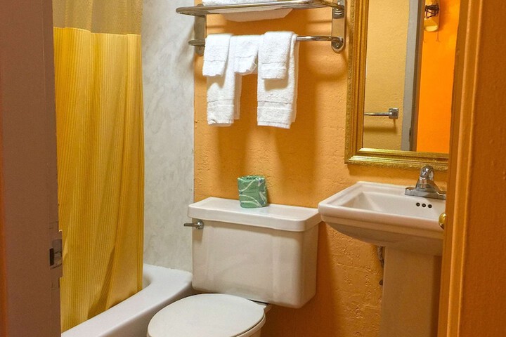 Room 25 of 31