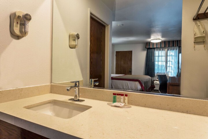 Room 6 of 21