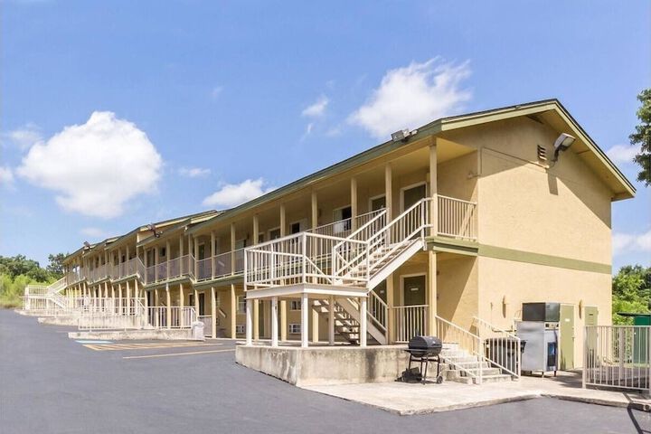 Hotel 2 of 44