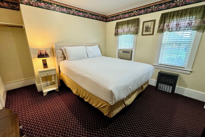 Room 26 of 73