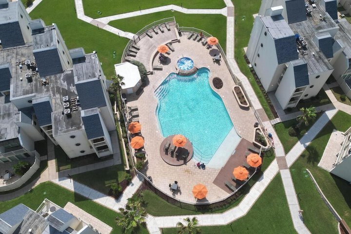 Pool 39 of 125