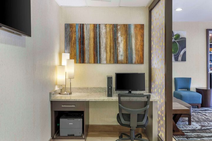 Business Center 34 of 34