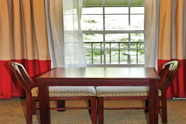 Room 13 of 25