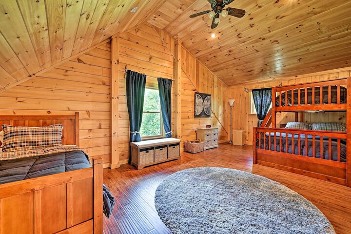 Private Chester Home w / Deck Mins to Skiing!