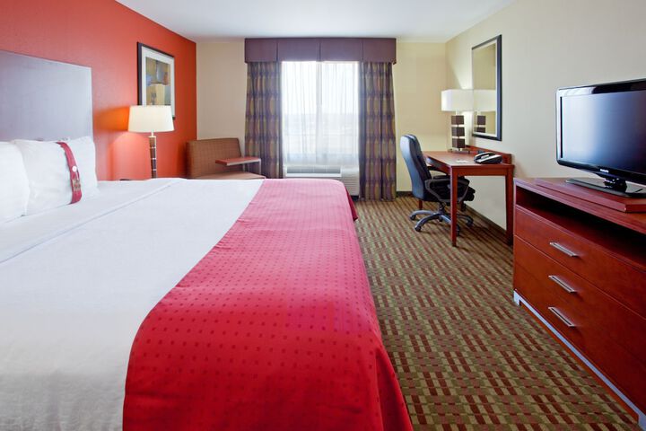 Room 12 of 37