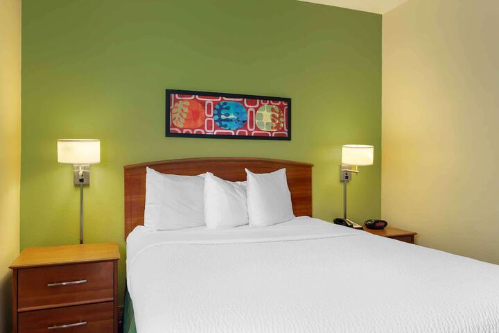 Room 28 of 39