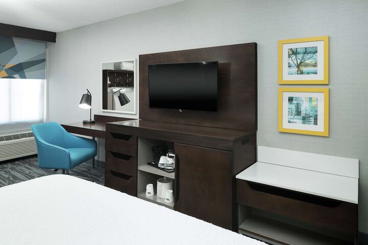 Room 11 of 33